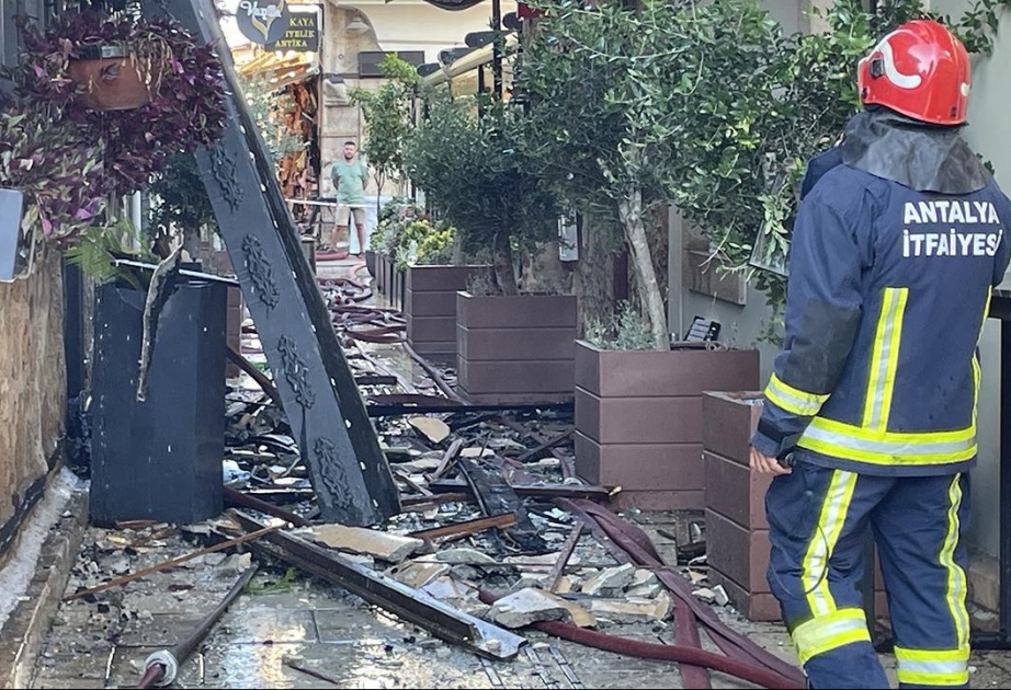Antalyada otel yanğını: 2 turist ölüb, 10 nəfər yaralanıb