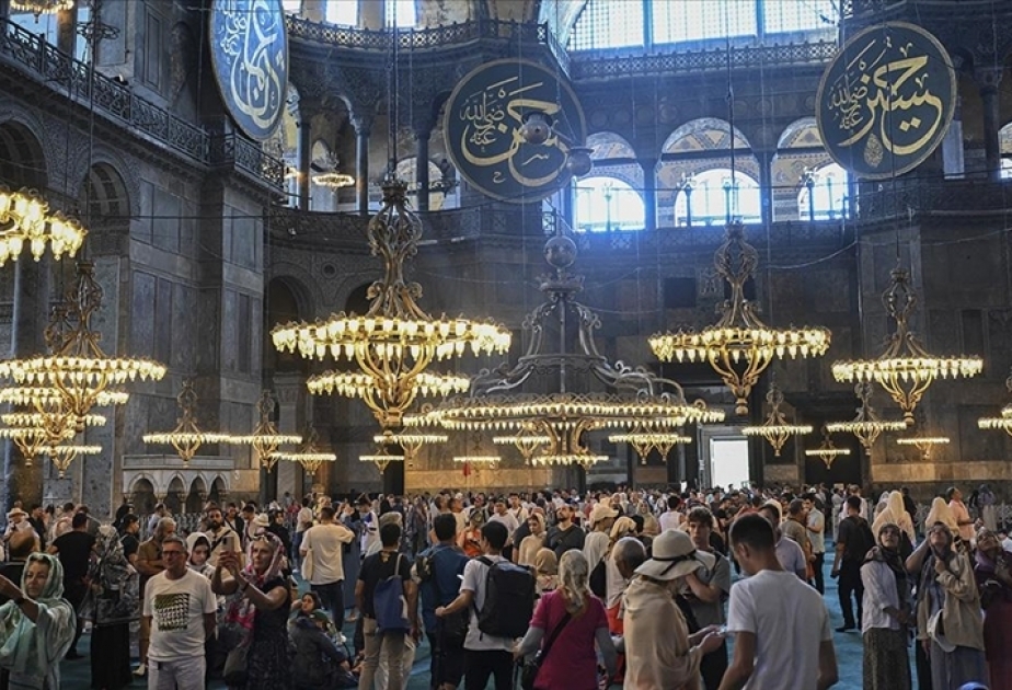 Ayasofyanı üç ildə 21 milyon insan ziyarət edib