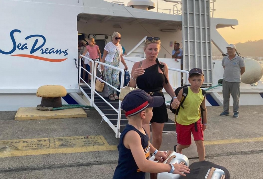 Rodosda baş verən yanğınla əlaqədar 95 turist Marmarisə təxliyə edilib