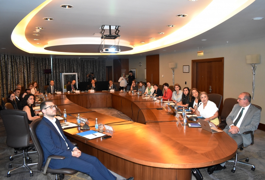 UNICEF celebró una mesa redonda sobre la salud infantil en Azerbaiyán