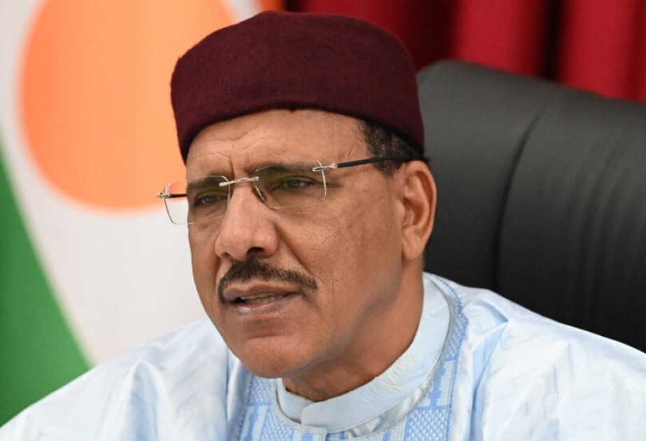 Niger Prezidenti Mohamed Bazum öz iqamətgahında saxlanılır