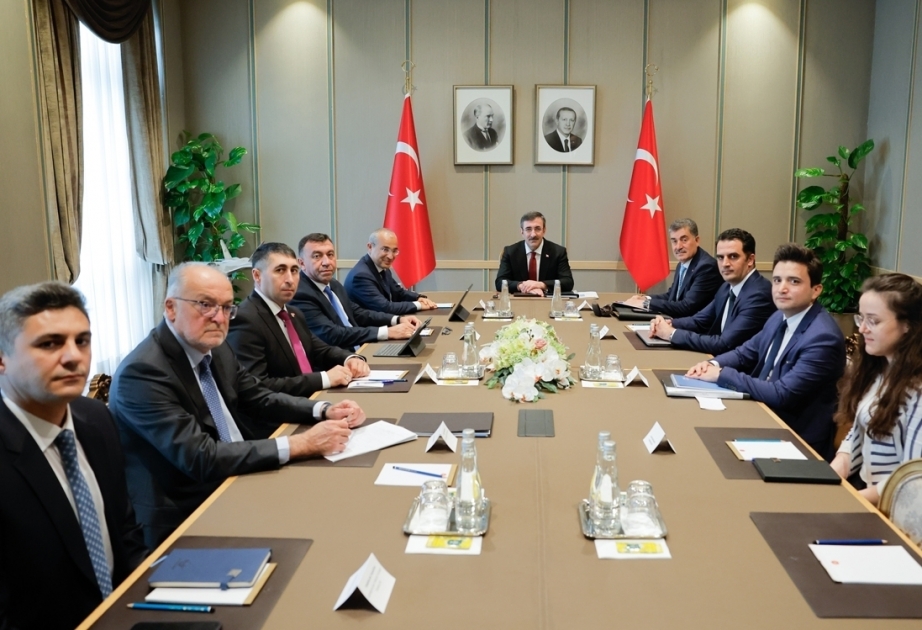 Aserbaidschanische Delegation hält Treffen in der Türkei ab