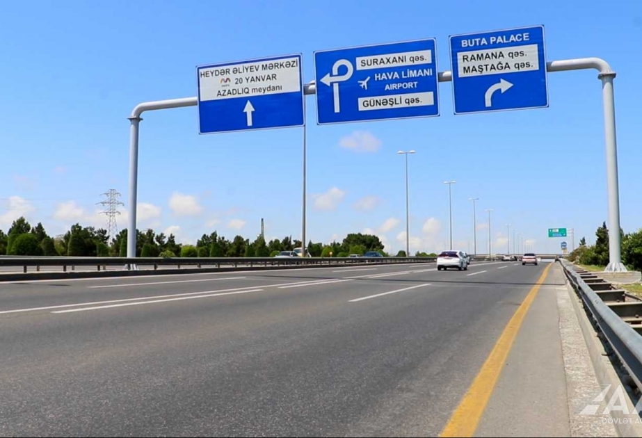 Heydər Əliyev prospektində yeni istiqamətverici lövhələr quraşdırılıb
