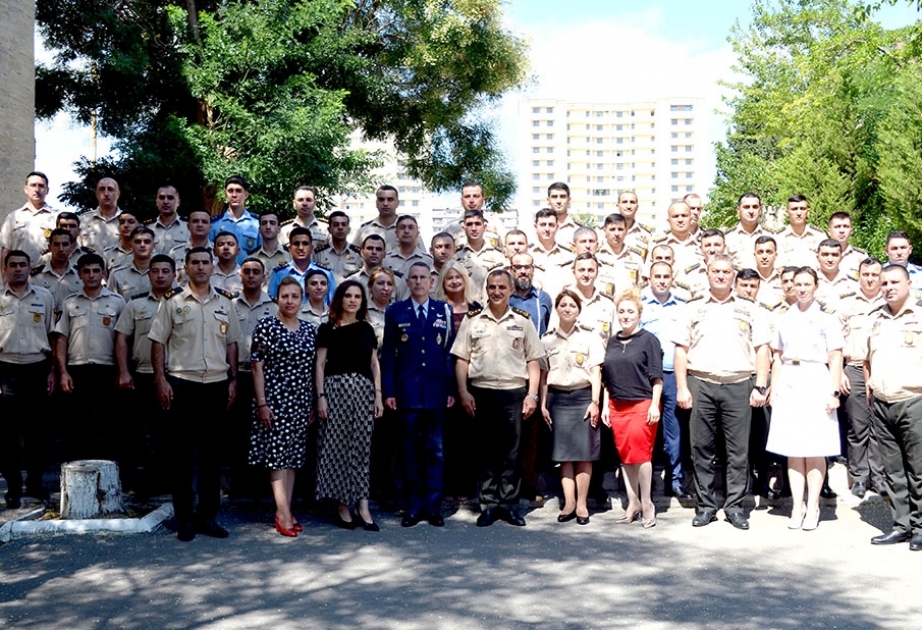 İntensiv ingilis dili kursunun növbəti buraxılış mərasimi olub