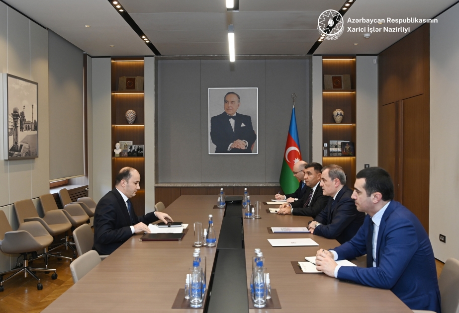 Azərbaycan ilə Tacikistan arasında ikitərəfli və çoxtərəfli əməkdaşlıq gündəliyində duran məsələlər müzakirə olunub