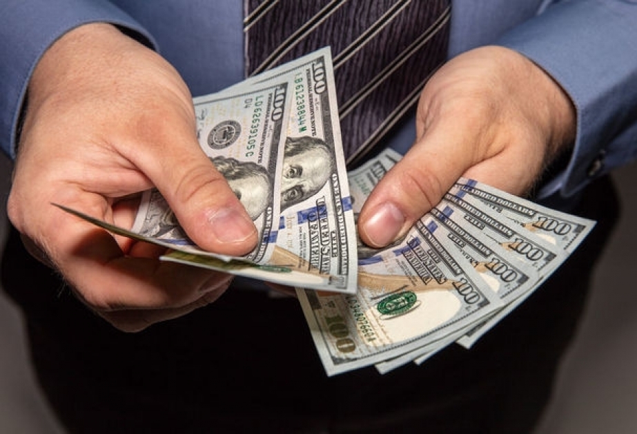 Fiziki şəxslərin əmanətlərinin dollarlaşması azalıb
