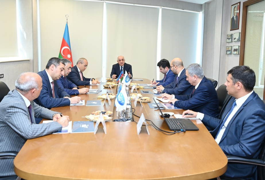 El Primer Ministro azerbaiyano visita los Astilleros de Bakú