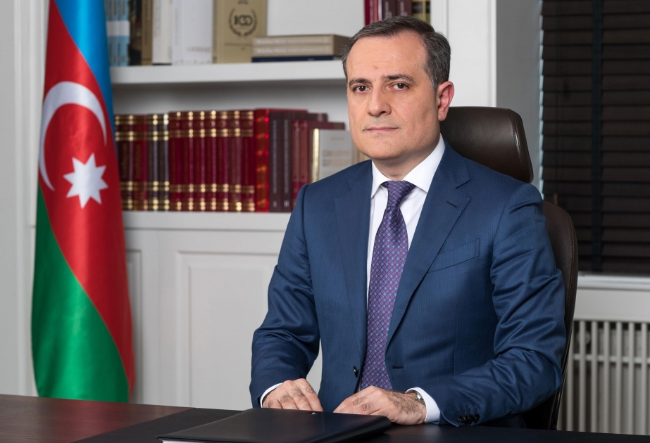 Azerbaijani FM embarks on official visit to Türkiye