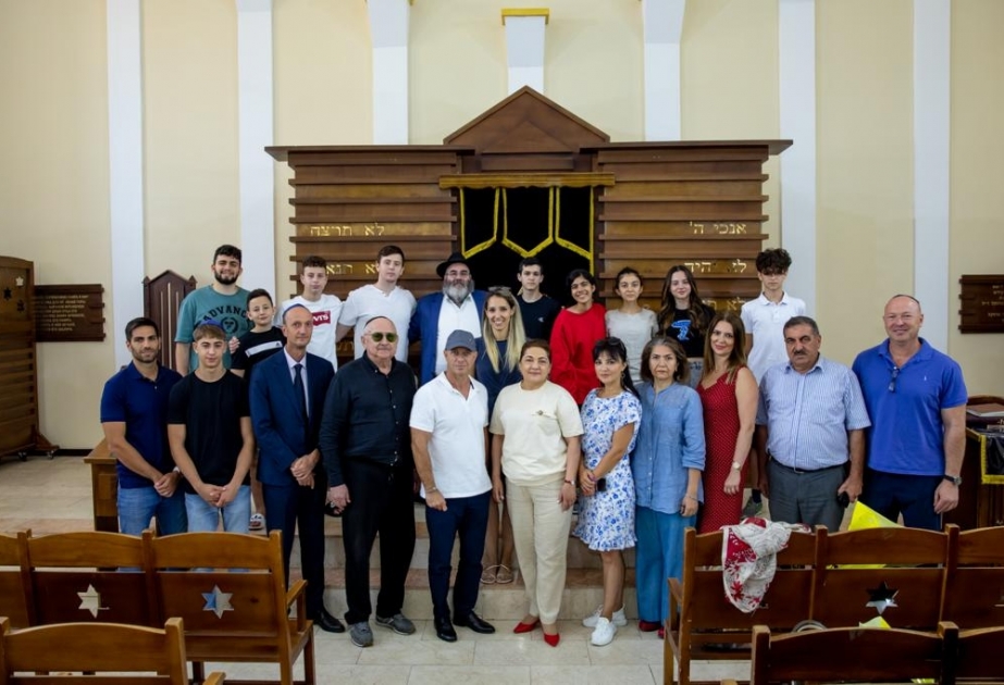 В бакинской синагоге состоялась встреча с отправляющимися в летний лагерь в Израиль азербайджанскими детьми, страдающими диабетом