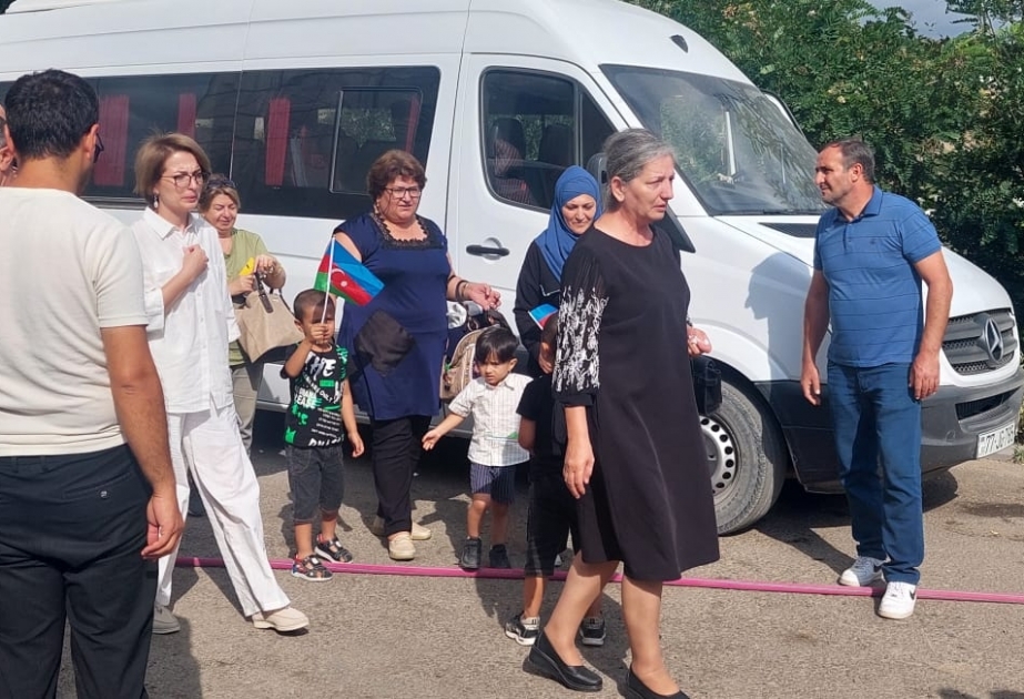 Bu gün daha 12 laçınlı ailə doğma yurduna qovuşub