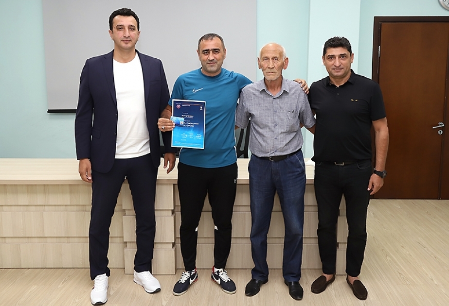 UEFA-nın məşqçi kursunu müvəffəqiyyətlə başa vurmuş məşqçilərə diplomlar təqdim olunub