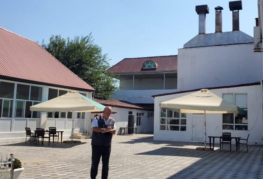 Atmosferə normadan artıq tullantı atan restoran rəhbəri cərimələnib