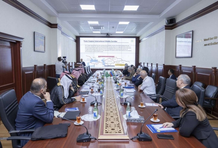 Azerbaiyán y Arabia Saudí debaten el uso de la inteligencia artificial en el sistema aduanero