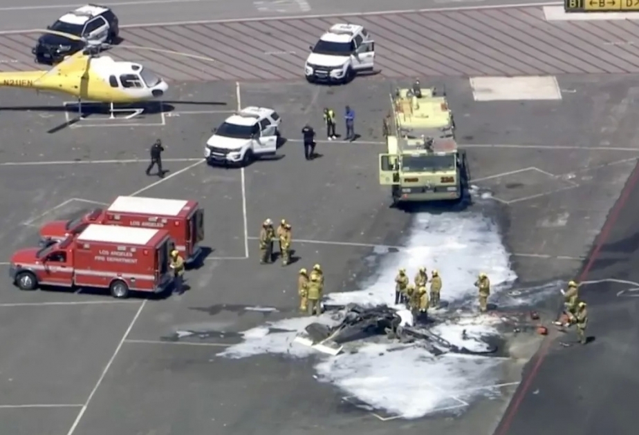 2 men killed in fiery plane crash at Van Nuys Airport in Los Angeles