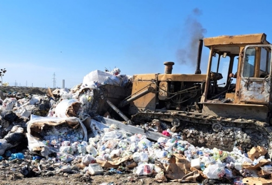 İstehlaka yararsız kolbasa məhsulları məhv edilib