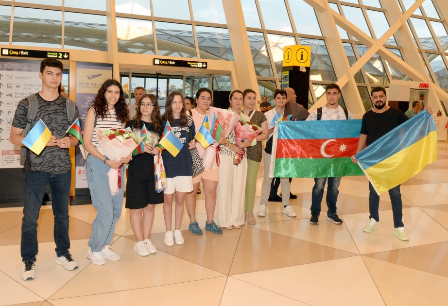 В Азербайджан прибыла очередная группа украинских детей, пострадавших от войны