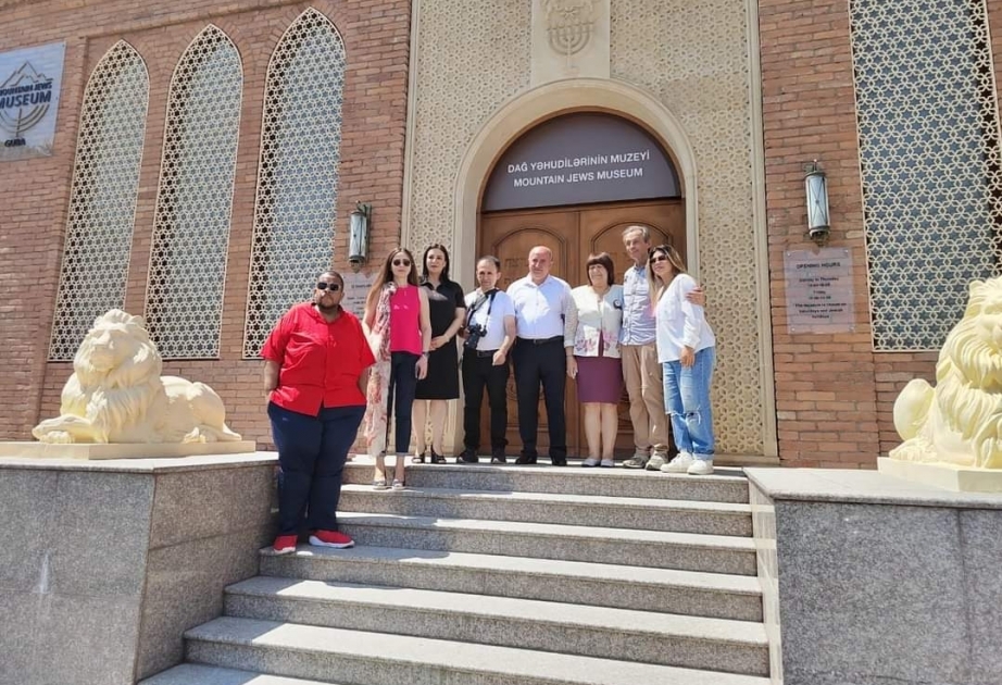 Periodistas estadounidenses son informados sobre el genocidio cometido por armenios en Guba