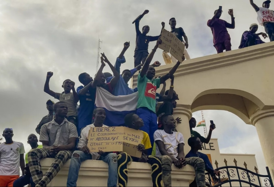 Nigerdə xunta Fransa ilə hərbi sazişi ləğv edib