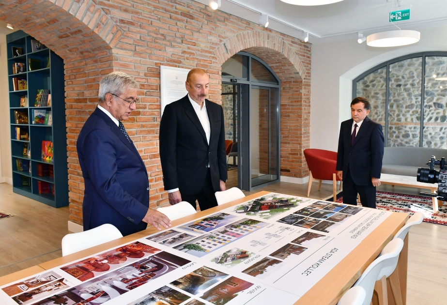 Präsident Ilham Aliyev macht sich mit im Zentrum für Lehrerseminar von ADA-Universität in Gazakh geschaffenen Bedingungen vertraut  VIDEO