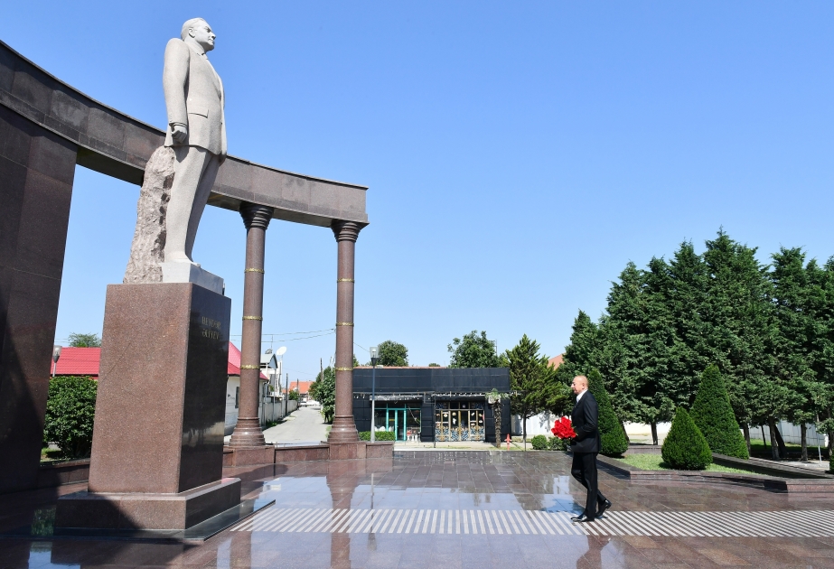 Präsident Ilham Aliyev besucht Region Schamkir VIDEO