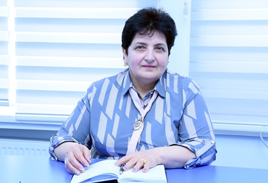 İnformasiya texnologiyalarının formalaşmasının elmi-nəzəri problemləri araşdırılır