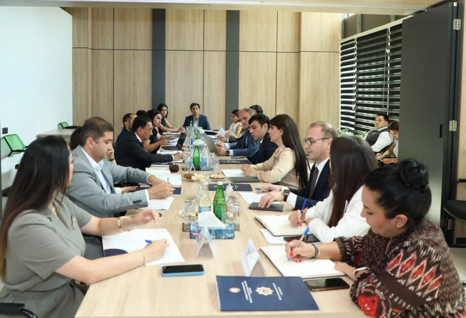 Representantes de la Cámara de Comercio Americana reciben información sobre las reformas sociales llevadas a cabo en Azerbaiyán en los últimos años