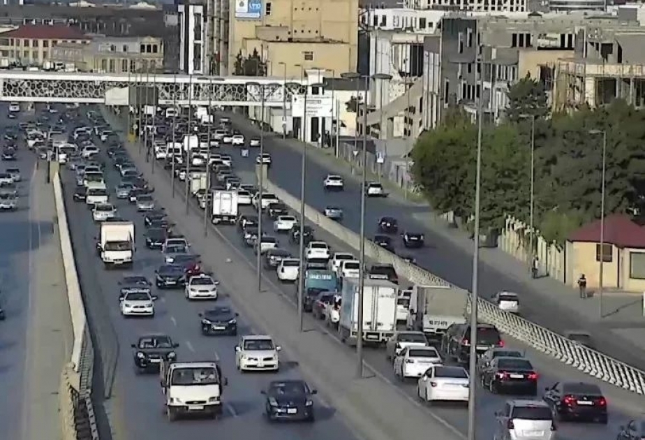Bakıda sıxlıq olan yollar açıqlanıb