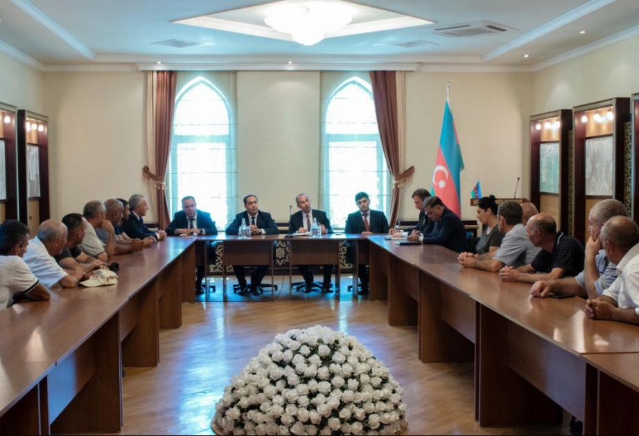 İsmayıllı sakinləri “İşsizin dostu” proqramı barədə məlumatlandırılıb