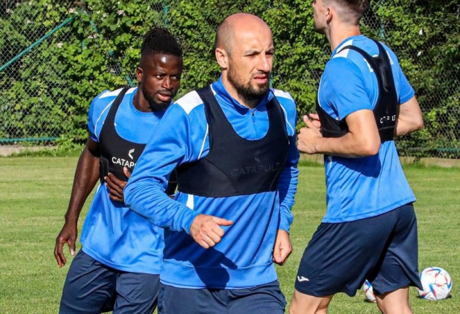 “Zirə” daha bir futbolçusu ilə yollarını ayırıb