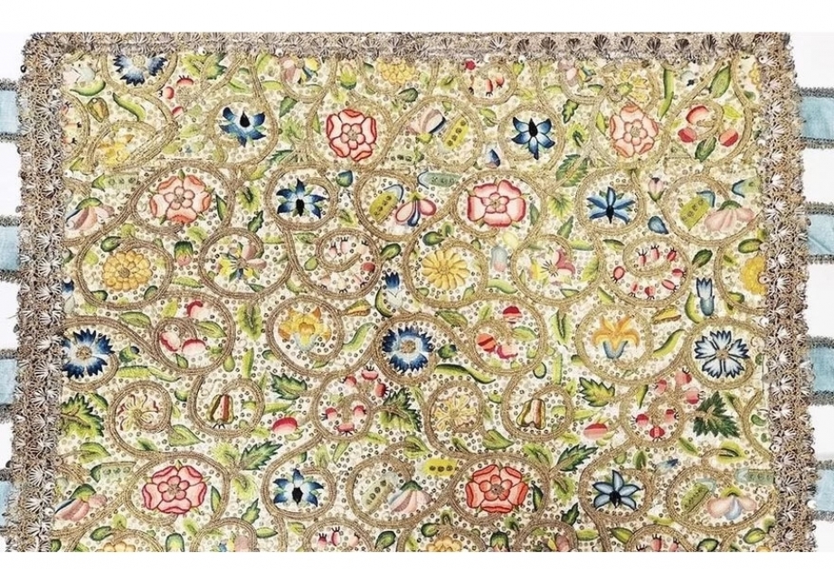 Cheltenham: Elizabethan-era bible cover sells for £120,000