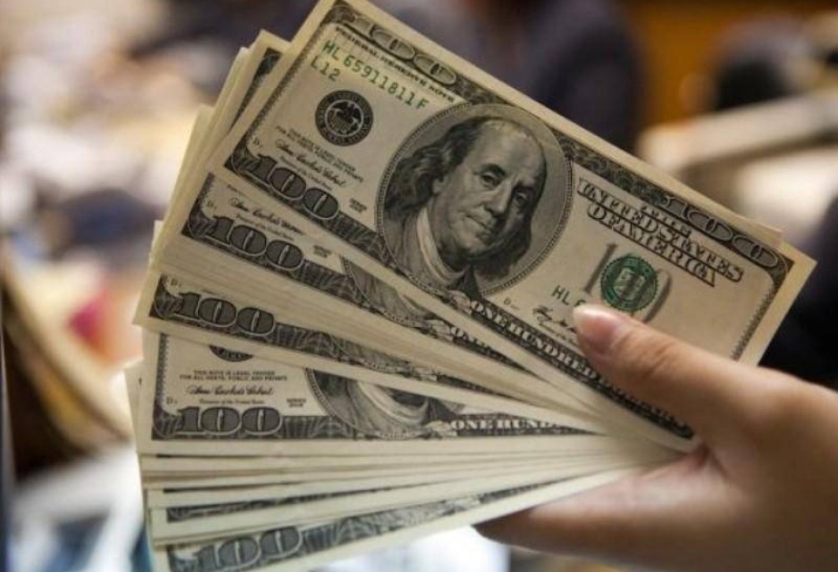 Hesabına səhvən 10,5 milyon dollar yatırılan qadının məhkəmə prosesi davam edir