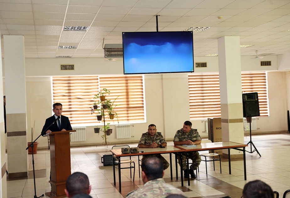 Dini Qurumlarla İş üzrə Dövlət Komitəsinin nümayəndələri hərbi qulluqçularla görüşüb