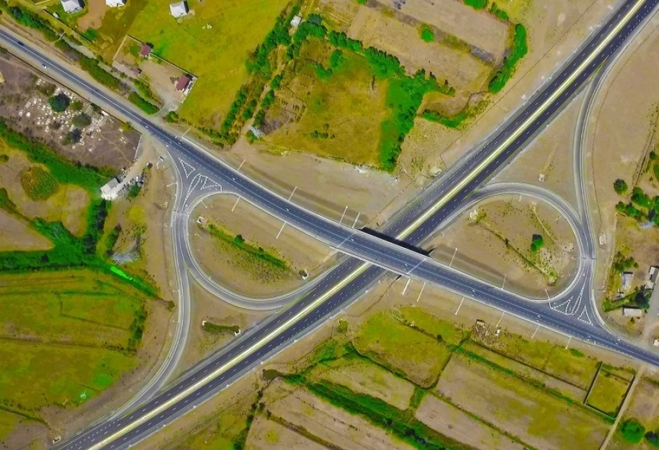 Memar: Azərbaycanın dövlət siyasətində yol infrastrukturunun inkişafı mühüm prioritetlər sırasındadır