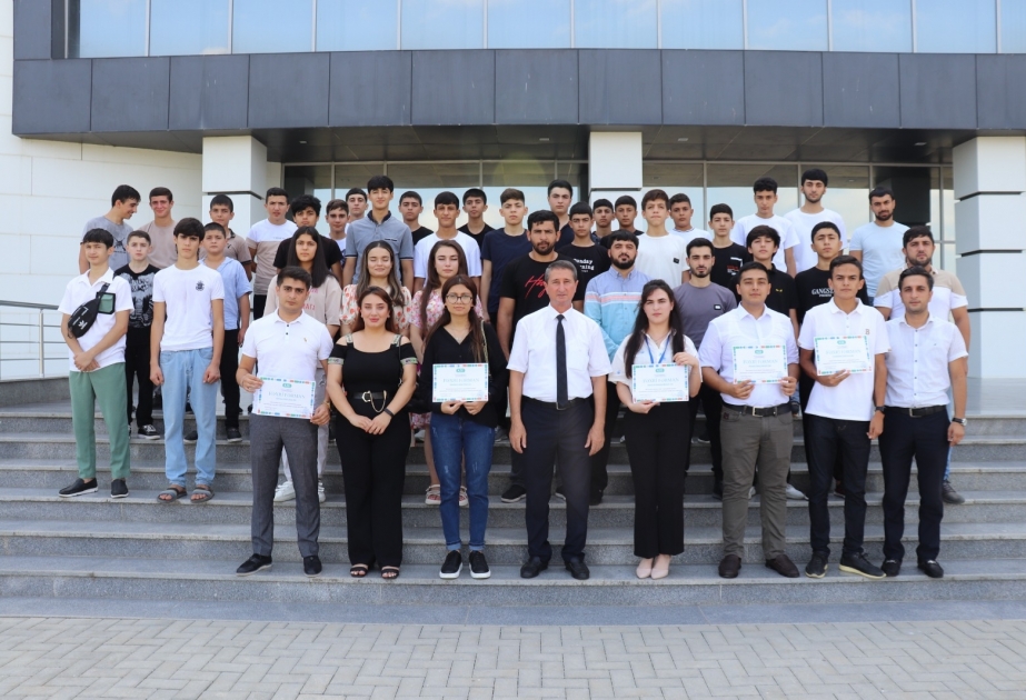 Gənclər Azərbaycanın qüdrətli dövlətə çevrilməsi prosesinə öz töhfələrini verirlər