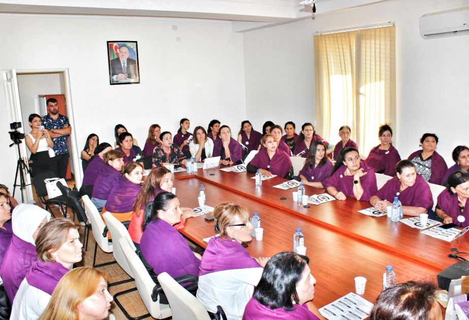 Fermer qadınlar Aronia giləmeyvəsinin becərilməsi barədə məlumatlandırılıblar