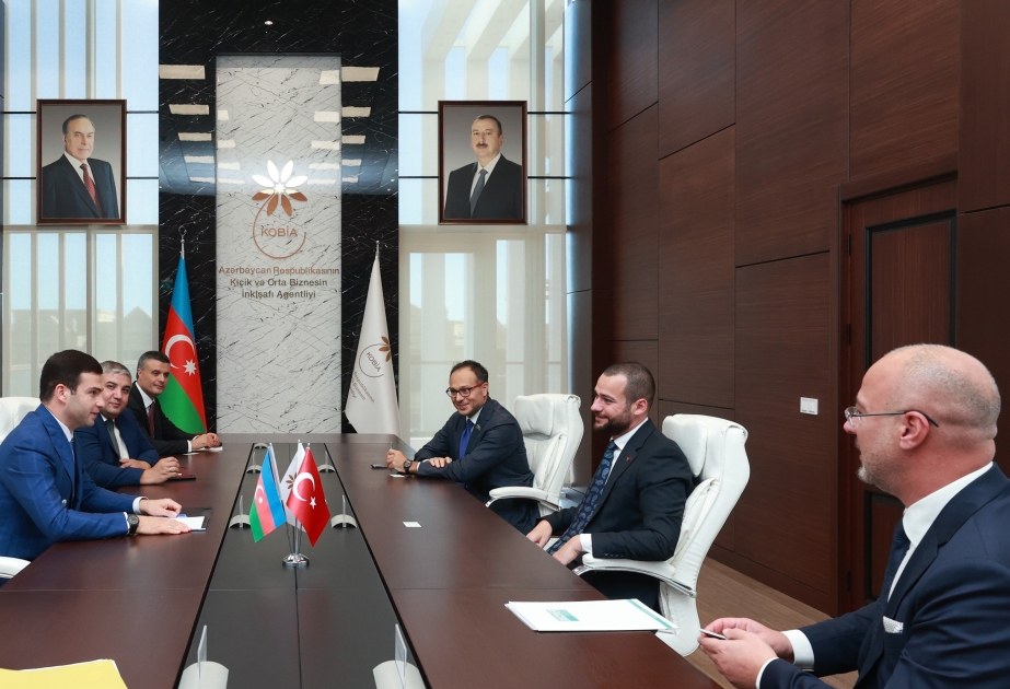 KOBIA de Azerbaiyán y la Cumbre Mundial Halal debaten la experiencia internacional en la celebración de foros halal