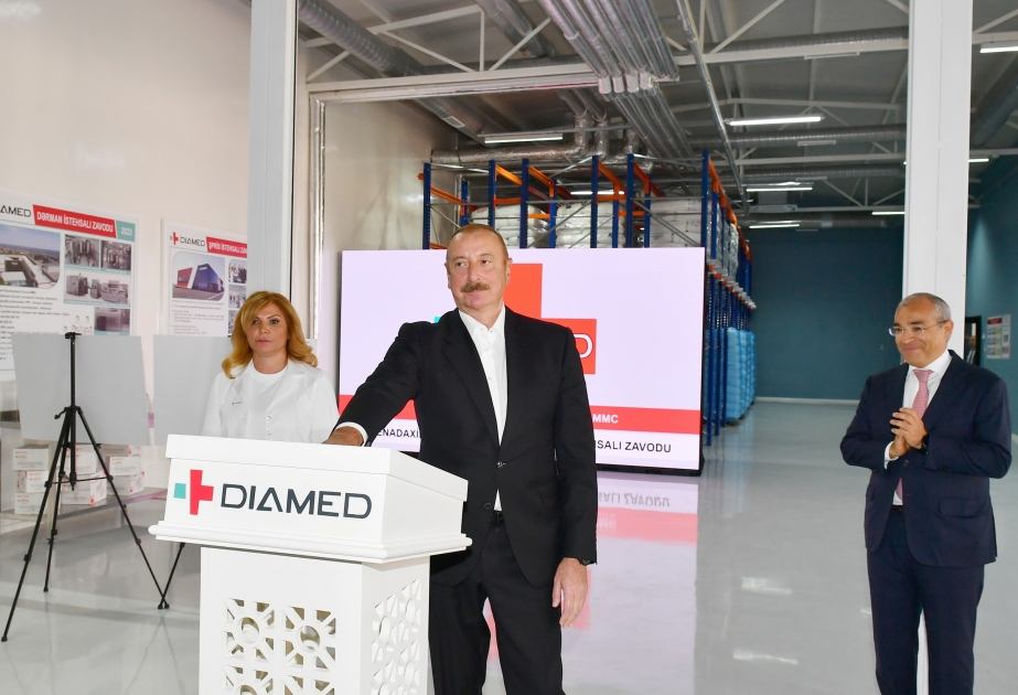 Presidente Ilham Aliyev participa en la inauguración de la fábrica de medicamentos "Diamed" en Bakú