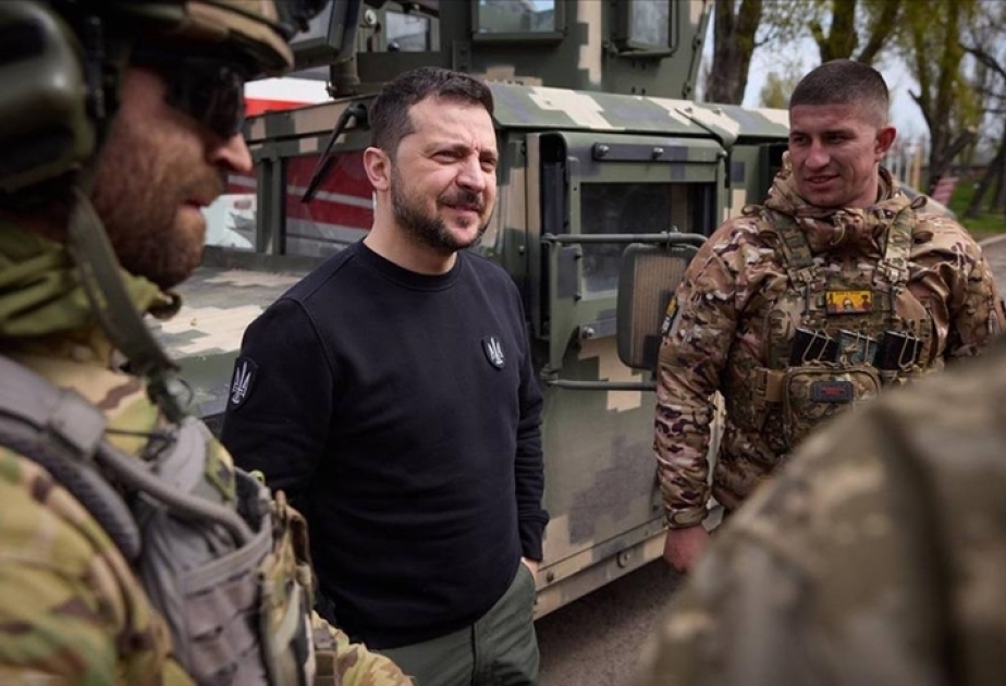 Volodimir Zelenski Zaporojye vilayətində hərbi hissələrə baş çəkib