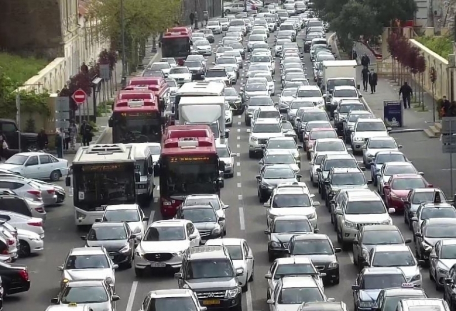 AYNA: 127 avtobusun hərəkət intervalında gecikmələr var