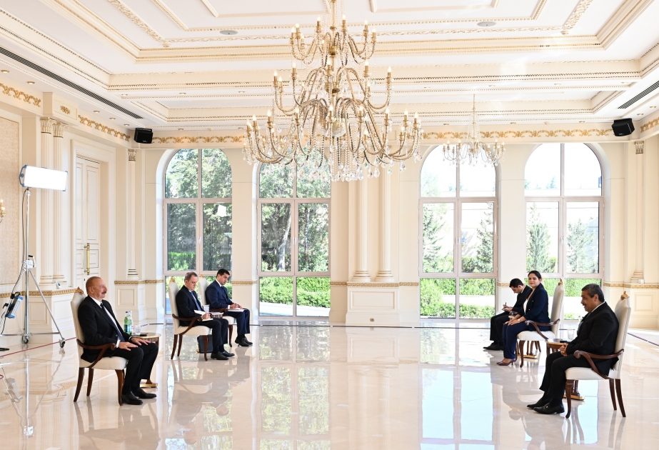 Presidente Ilham Aliyev recibió las cartas credenciales del recién nombrado Embajador de Colombia en Azerbaiyán