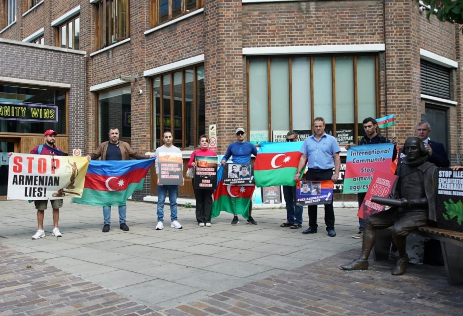 Азербайджанская община в Лондоне выразила протест перед офисом международной организации Amnesty International