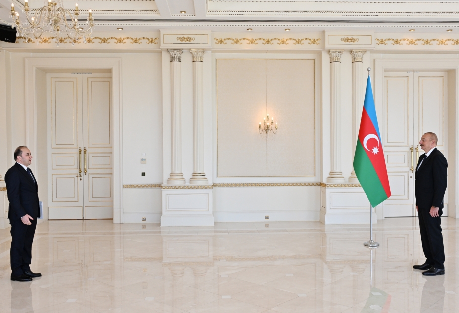 Neuer tadschikischer Botschafter in Aserbaidschan überreicht Präsident Ilham Aliyev sein Beglaubigungsschreiben  AKTUALISIERT VIDEO