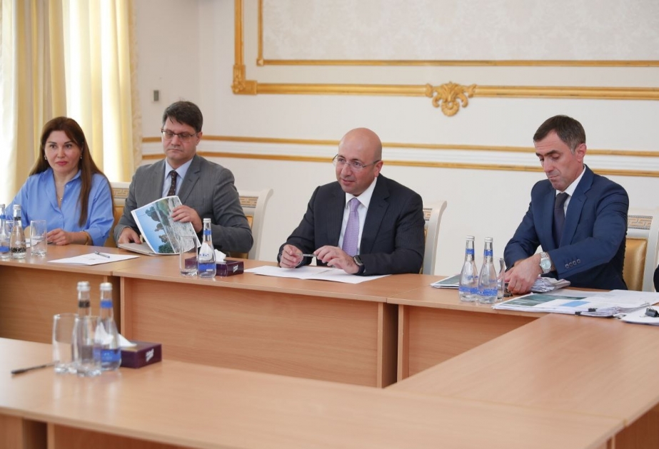 Goranboyda vətəndaşların tikintiyə icazələrin verilməsi ilə bağlı sualları cavablandırılıb