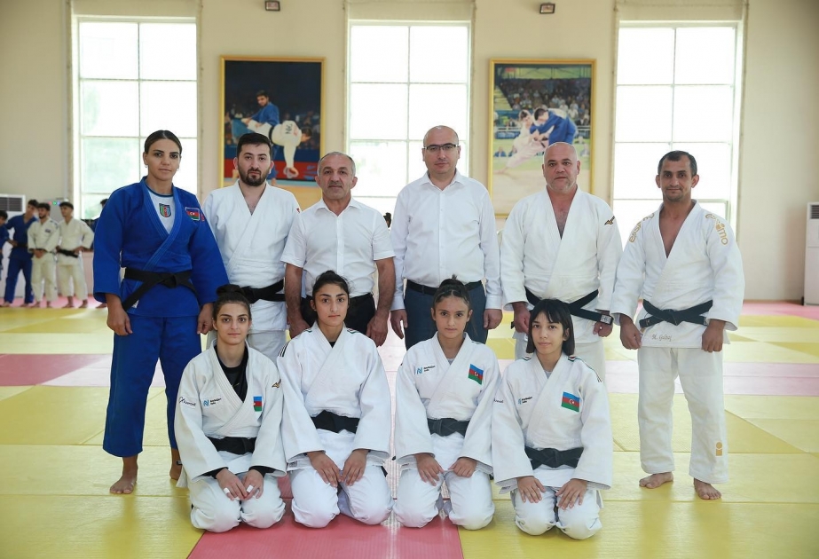 Yeniyetmə cüdoçularımız dünya çempionatına yola düşüblər