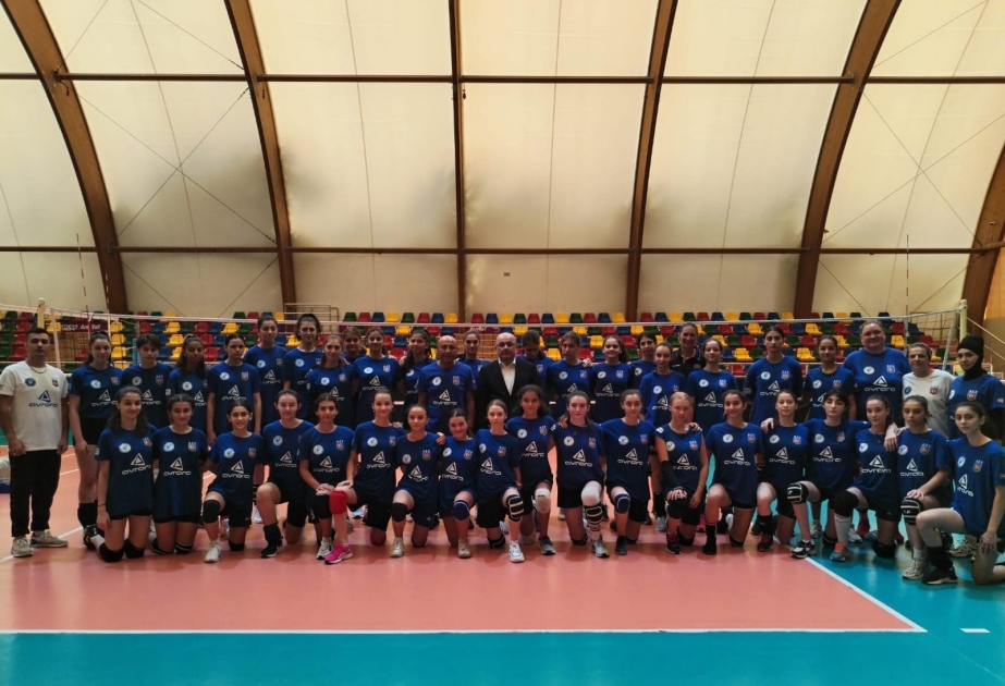 Şahin Bağırov istedadlı voleybolçularla görüşüb