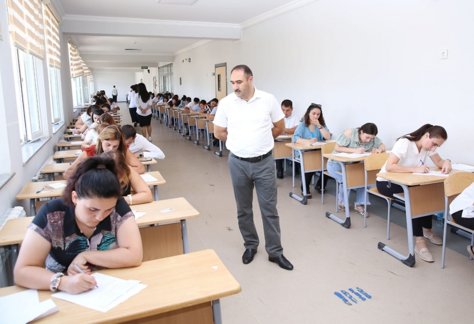 Gəncədə “Peşəkar idarəçi” müsabiqəsinin esse mərhələsi keçirilib
