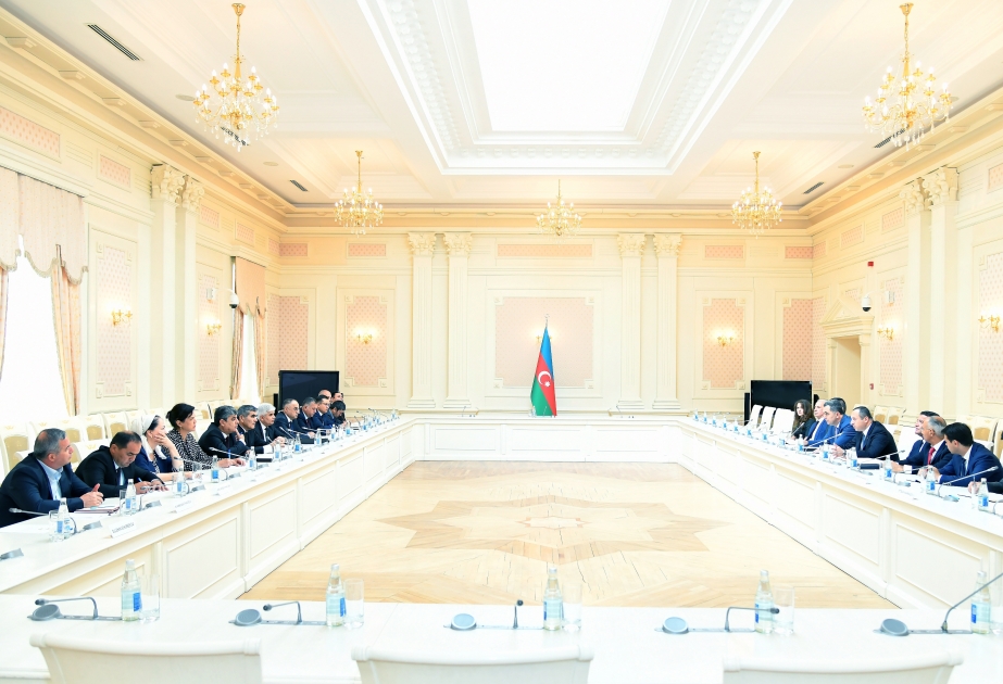Tacikistan nümayəndə heyətinə Ali Məhkəmənin fəaliyyəti barədə məlumat verilib