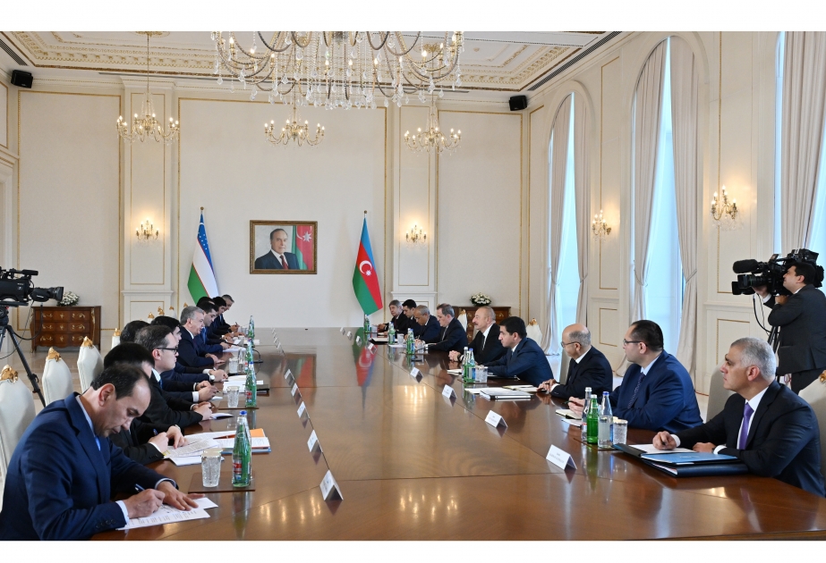 عقد لقاء موسع بين رئيسي أذربيجان وأوزبكستان