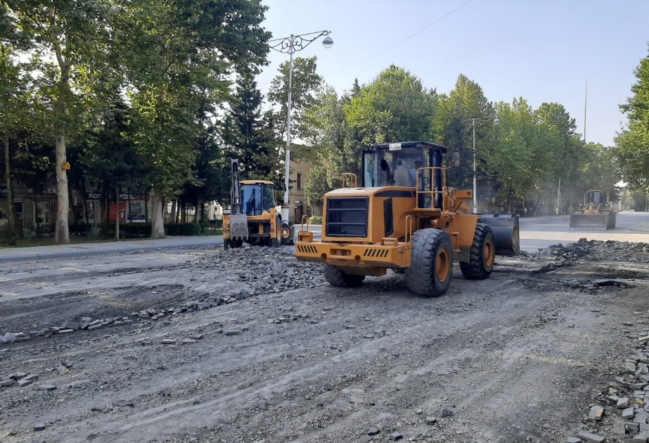 Yevlaxda Heydər Əliyev prospektində yenidənqurma işlərinə başlanılıb