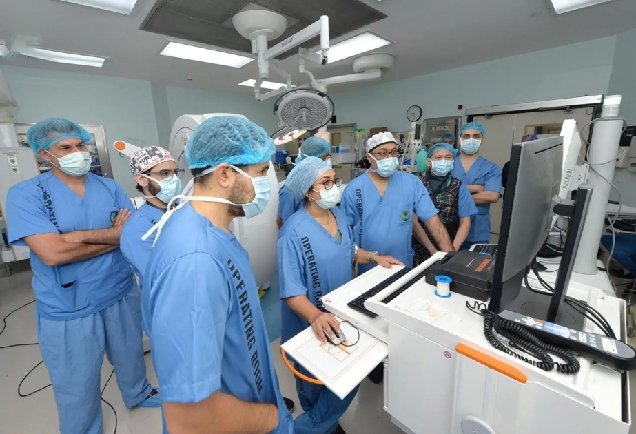 El KFSHRC de Arabia Saudí realiza cirugía robótica para identificar áreas focales de convulsiones e implantar chips en el cerebro